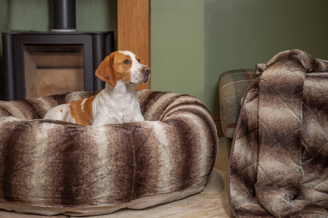 Collared Creatures - Luxury Faux-Fur Brown Dog Blanket - Sofa Throw