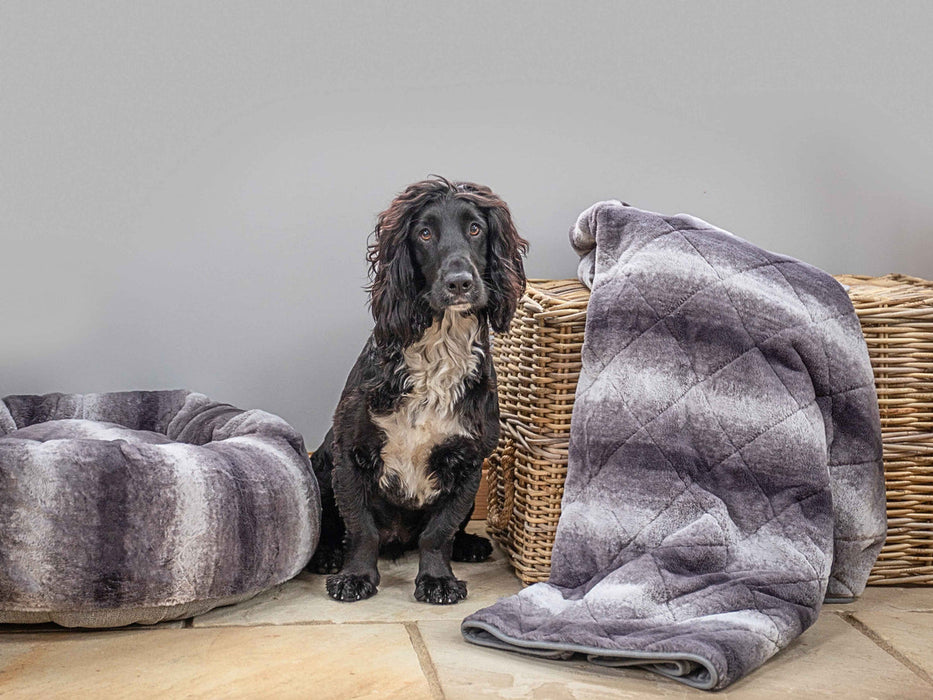 Collared Creatures - Luxury Faux-Fur Grey Dog Blanket - Sofa Throw