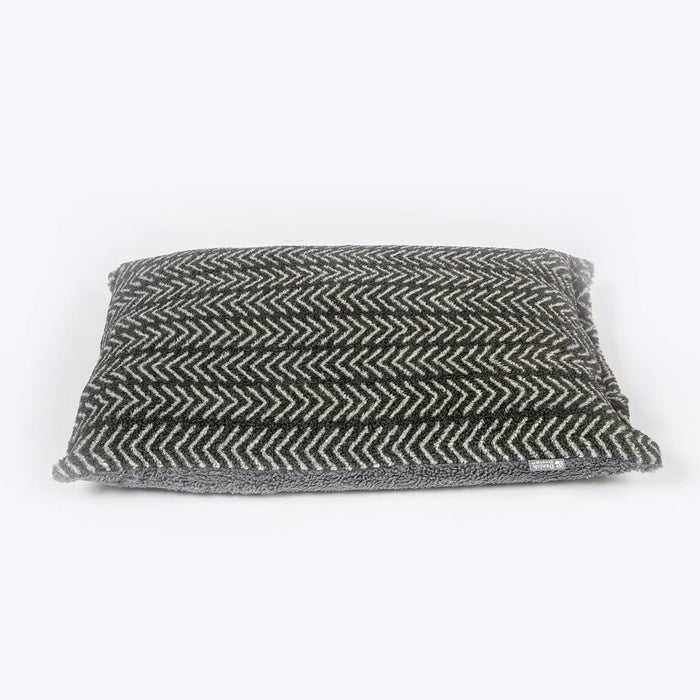 Danish Design Beds Medium (71 x 98cm) / Charcoal Grey Sherpa Fleece Deep Duvet Dog Bed