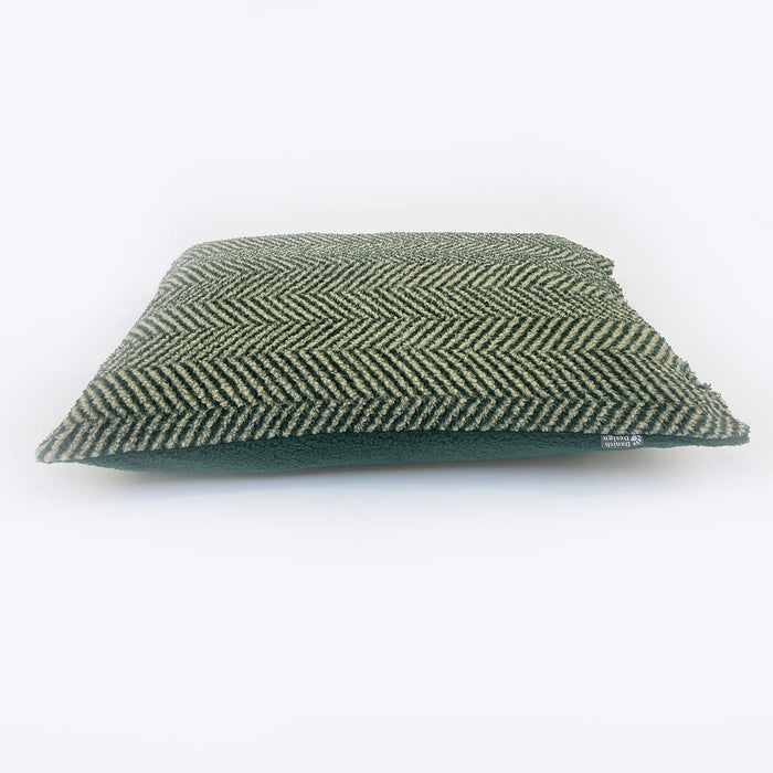 Danish Design Beds Medium (71 x 98cm) / Green Sherpa Fleece Deep Duvet Dog Bed