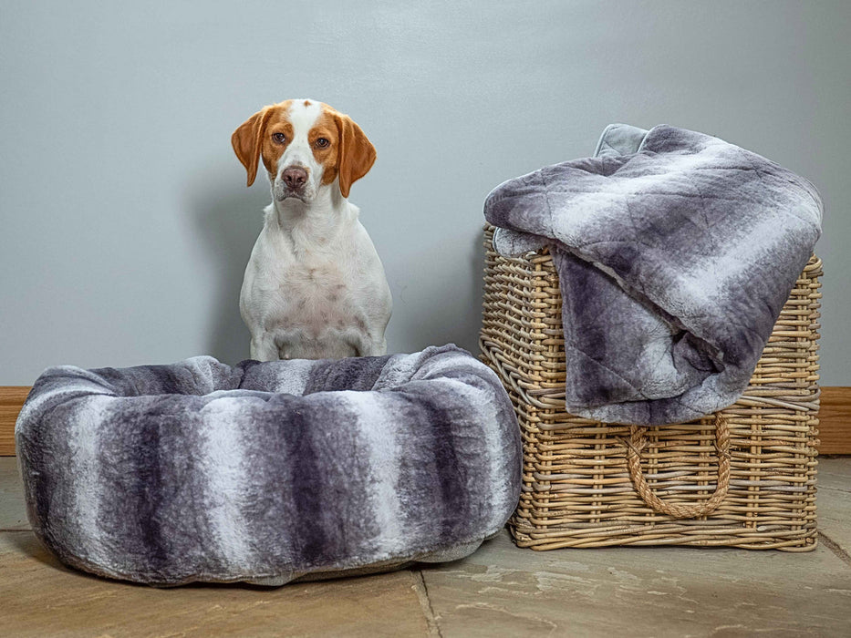 Collared Creatures - Luxury Faux-Fur Grey Dog Blanket - Sofa Throw